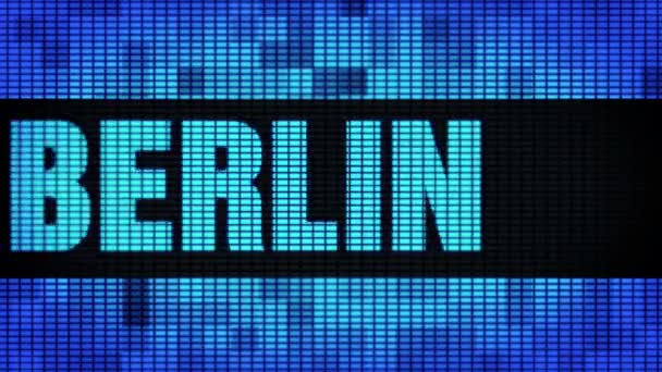Přední strana Berlín text posunování LED stěna Pannel zobrazit vývěska — Stock video