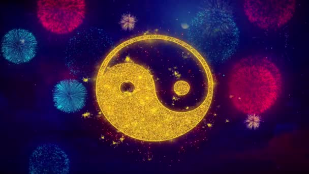 Yin Yang Taoïsme boeddhisme Taoïsme religie pictogram symbool op kleurrijke vuurwerk deeltjes. — Stockvideo