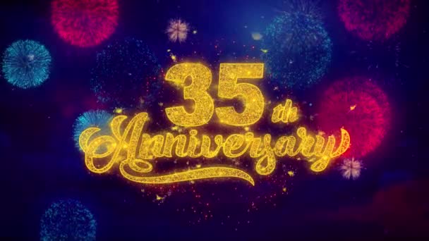 35th Happy Anniversary powitanie tekst Sparkle cząstek na kolorowe fajerwerki — Wideo stockowe