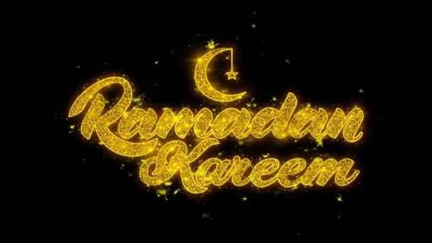 Ramadán Kareem deseo texto chispas partículas sobre fondo negro . — Vídeo de stock