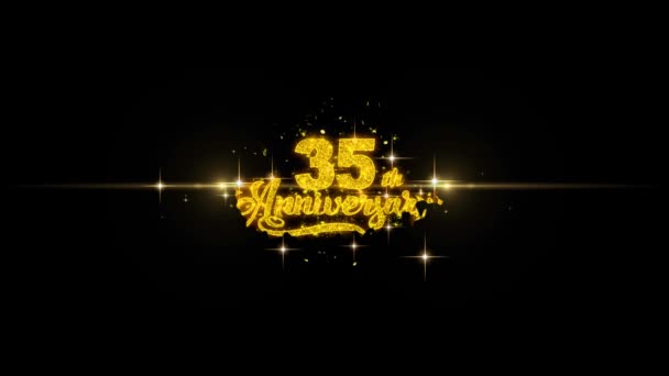 35th Happy Anniversary złoty tekst migające cząstki z Golden Fireworks Display — Wideo stockowe