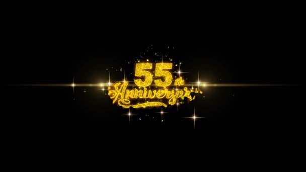55ste gelukkige verjaardag gouden tekst knipperende deeltjes met gouden vuurwerk display — Stockvideo