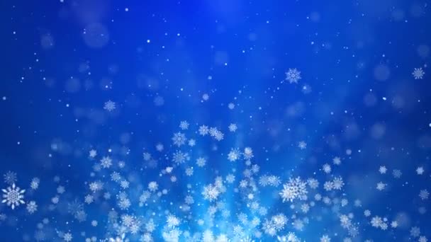 雪が降る冬の青い光、雪の結晶。ホリデーウィンターループの背景 — ストック動画