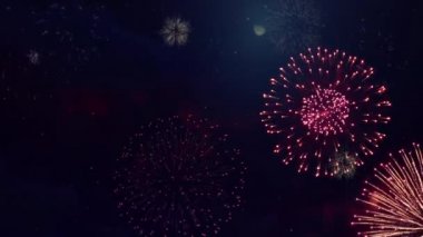 Sky Diwali Işık Festivali 'nde havai fişek gösterisi. Mutluluk. ateş krakerleri Patlama Döngüsü Arkaplanı.