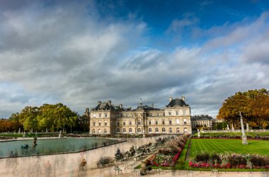 Long Exposure View of Jardin du Luxembourg in Paris, France  Historic Gardens and Iconic Landmark
