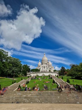 Sacr-Cur Basilica in Paris, France  Beautiful Summer View of the Iconic Landmark in Montmartre