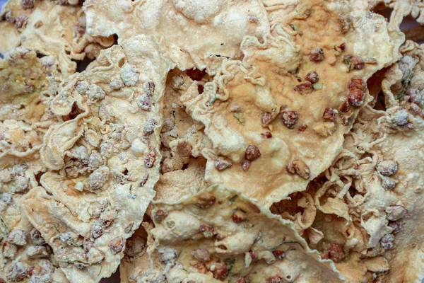 Yakın plan fıstık turtası, çıtır çıtır ve lezzetli bir Asya atıştırmalığı, yemekle ilgili projeler için harika..