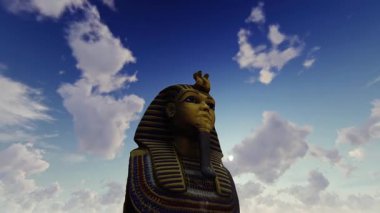 Mısır 'ın Tutankamon Maskesi' nin üzerinden bulutlar hızla geçer