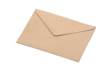 Beyaz zemin üzerinde izole edilmiş geri dönüştürülmüş kahverengi kağıt el işi zarf