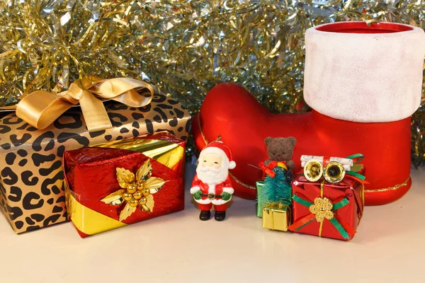 Santa Claus Figurka Buty Blichtr Prezenty Jako Ozdoba Boże Narodzenie — Zdjęcie stockowe