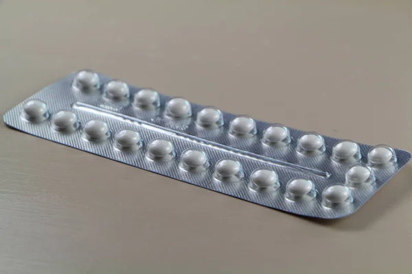 Embalagem de pílulas contraceptivas — Fotografia de Stock