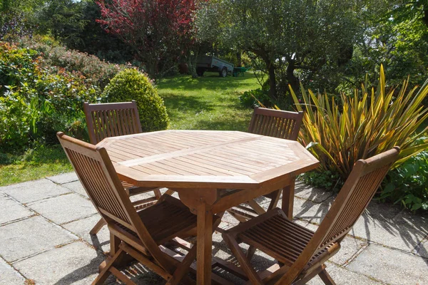 Terraza y muebles de jardín — Foto de Stock