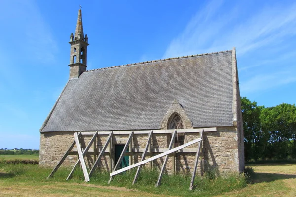 Saint Roch chapel in Plourin — Stock Photo, Image