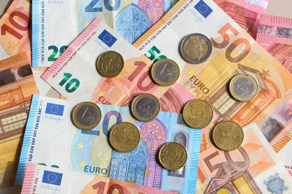 Euromunten en -biljetten — Stockfoto