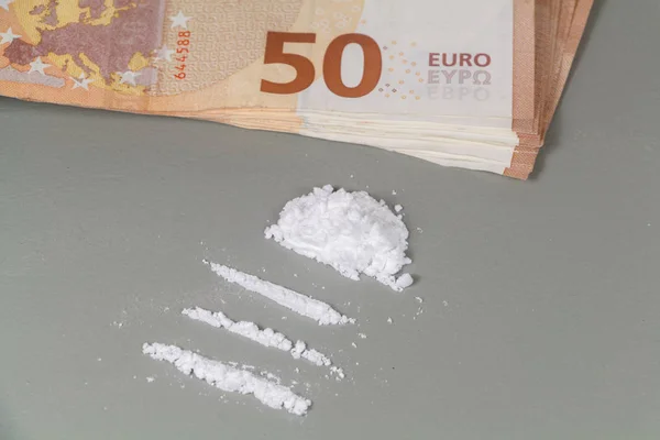 Linhas de cocaína e notas de euro — Fotografia de Stock