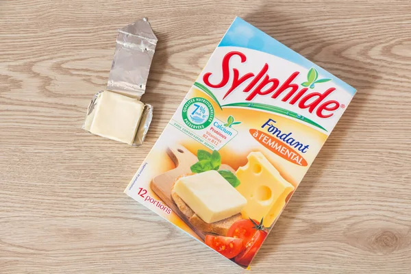 フランス 2019年11月16日 加工チーズの箱と開口部 Sylphide — ストック写真