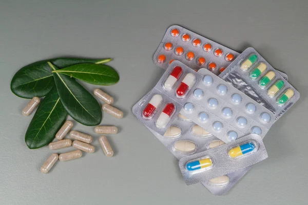 Choose Natural Treatment Chemical Pills — Stock Photo, Image