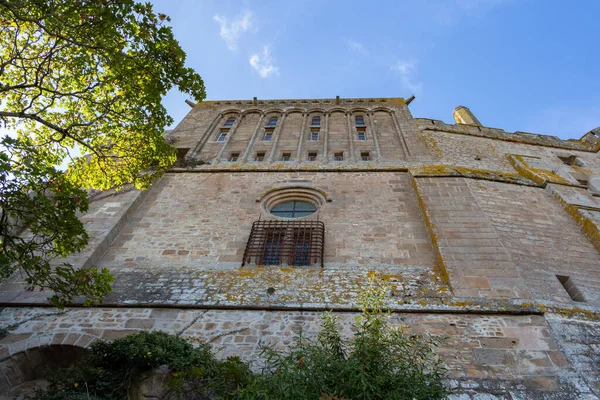 Mur Abbaye Mont Saint Michel Contre Ciel Bleu — Photo