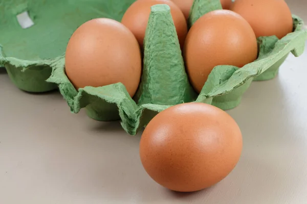 Sześć Jaj Zielonym Pudełku Jajku — Zdjęcie stockowe