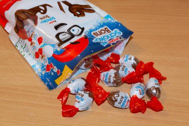 Primelin - Fransa, 05 Ocak 2019: Kinder 'den Schoko-bons çikolataları
