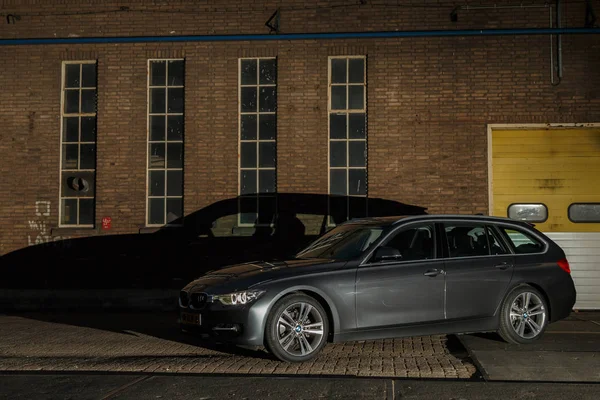 Nederländerna Maj 2017 Bmw 320I Touring Stående Holländsk Polder Solnedgång — Stockfoto