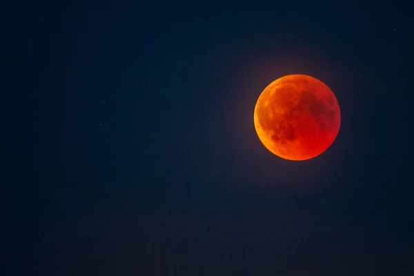 Krwawy Księżyc Tle Ciemnego Nieba — Zdjęcie stockowe