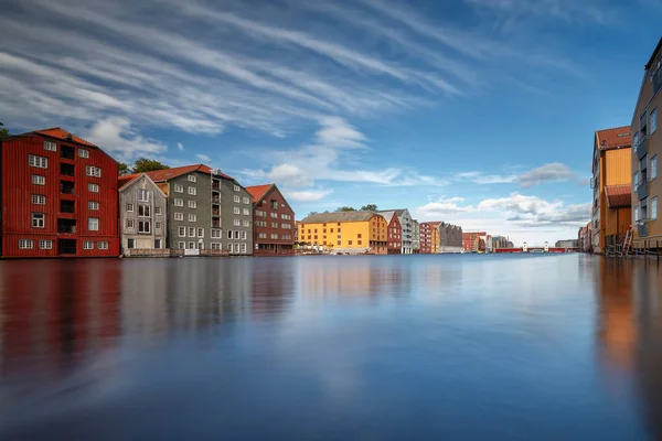 Renkli Evlerin Trondheim Norveç — Stok fotoğraf