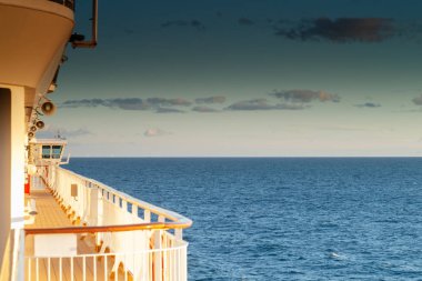 Bir cruise ship den alınmış Okyanusu üzerinden görüntülemek