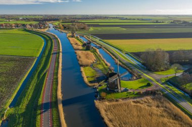 Rustenburg Kuzey Hollanda, eski tipik Hollanda yel değirmenleri 