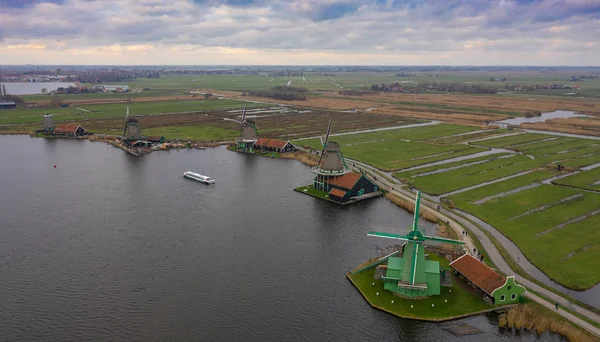 Традиционные Голландские Ветряные Мельницы Zaanse Schans Закате Амстердам Голландия — стоковое фото