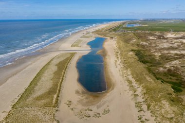 yukarıdan görülen hargen de hollanda sahil şeridi