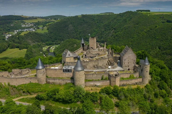 Lüksemburg 'da Bourscheid Kalesi yukarıda görüldü