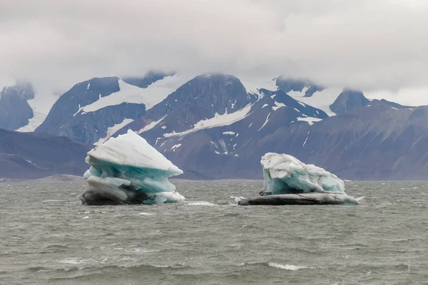 Glacier Sur Lac Montagne Dans Les Montagnes — Photo