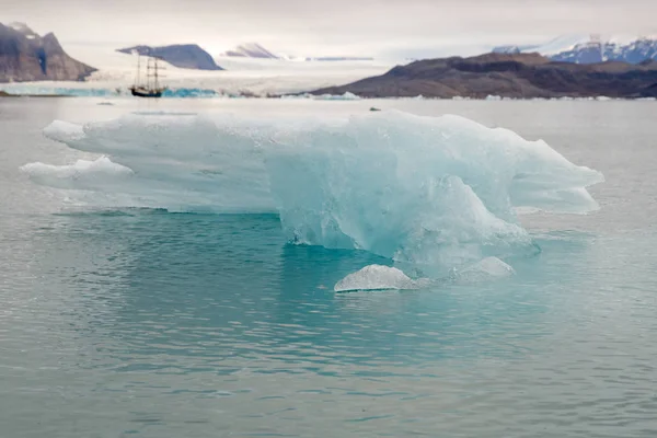 Glaciärisfront Vid Spetsbergen — Stockfoto