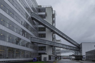 Van Nelle fabrikası, modern bir binanın inşaat manzarası. 