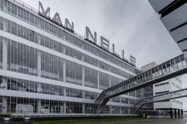 Van Nelle fabrikası, modern bir binanın inşaat manzarası. 