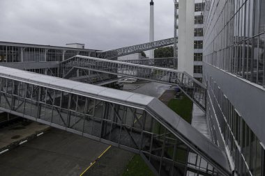 Van Nelle fabrikası, modern bir binanın inşaat manzarası. 