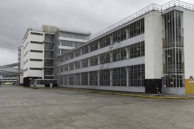 Van Nelle fabrikası, modern bir binanın inşaat manzarası. 