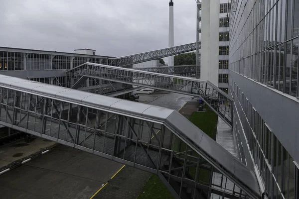 Van Nelle fabrikası, modern bir binanın inşaat manzarası. 