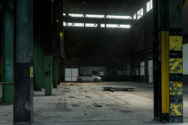 Hollanda 8 Mayıs 2017, Audi A1 eski bir fabrika binasında Slinestaning