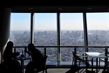 Tokyo Skytree Cafe, zemin 340 tembo güvertesi, Sumida City, Tokyo, Japonya