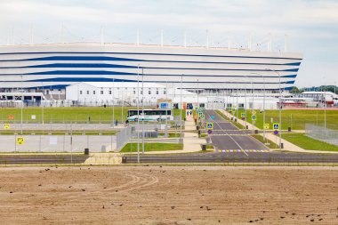 KALININGRAD, RUSSIA - 13 Haziran 2018: Rusya 'da oynanan 2018 FIFA Dünya Kupası karşılaşmaları için modern Kaliningrad futbol stadyumunun (ayrıca Arena Baltika olarak da bilinir) görünümü.