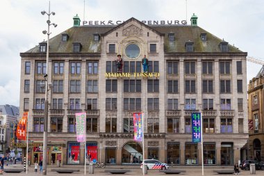 Amsterdam, Hollanda - 25 Haziran 2017: Madame Amsterdam Tussauds balmumu müzesine görünümüne. Dam Meydanı, Kraliyet Sarayı yakınında şehrin merkezinde yer almaktadır. 
