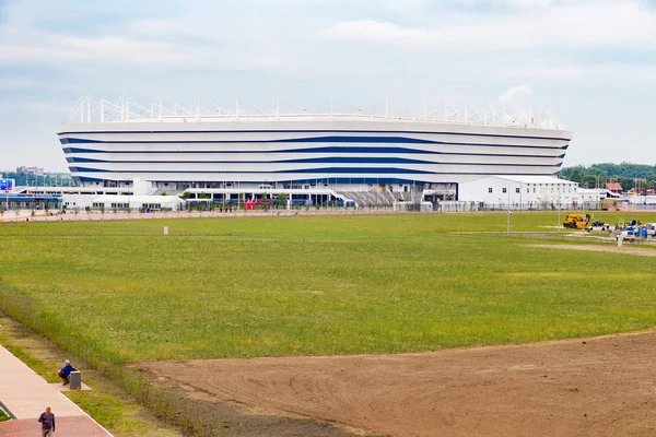 KALININGRAD, RUSSIA - 13 Haziran 2018: Rusya 'da oynanan 2018 FIFA Dünya Kupası karşılaşmaları için modern Kaliningrad futbol stadyumunun (ayrıca Arena Baltika olarak da bilinir) görünümü.
