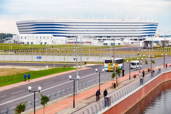 KALININGRAD, RUSSIA - 13 Haziran 2018: Rusya 'da oynanan 2018 FIFA Dünya Kupası karşılaşmaları için modern Kaliningrad futbol stadyumunun (ayrıca Arena Baltika olarak da bilinir) görünümü.