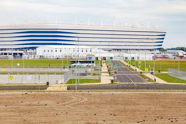 KALININGRAD, RUSSIA - 13 Haziran 2018: Rusya 'da oynanan 2018 FIFA Dünya Kupası karşılaşmaları için modern Kaliningrad futbol stadyumunun (ayrıca Arena Baltika olarak da bilinir) görünümü.