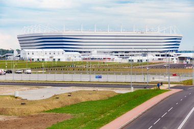 KALININGRAD, RUSSIA - 13 Haziran 2018: Rusya 'da oynanan 2018 FIFA Dünya Kupası karşılaşmaları için modern Kaliningrad futbol stadyumunun (ayrıca Arena Baltika olarak da bilinir) görünümü.