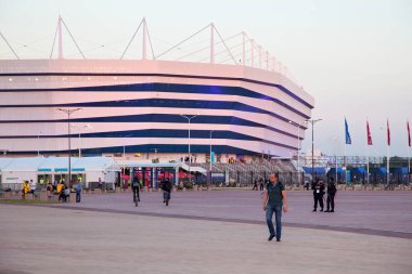 KALININGRAD, RUSSIA - 16 Haziran 2018: Rusya 'da oynanan 2018 FIFA Dünya Kupası karşılaşmaları için modern Kaliningrad futbol stadyumunun (ayrıca Arena Baltika olarak da bilinir) görünümü.