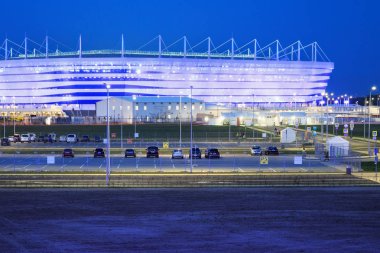 KALININGRAD, RUSSIA - 16 Haziran 2018: Rusya 'da oynanan 2018 FIFA Dünya Kupası maçları için modern Kaliningrad futbol stadyumunun (ayrıca Arena Baltika olarak da bilinir) gece görüşü.