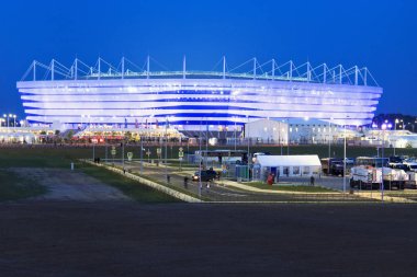 KALININGRAD, RUSSIA - 16 Haziran 2018: Rusya 'da oynanan 2018 FIFA Dünya Kupası maçları için modern Kaliningrad futbol stadyumunun (ayrıca Arena Baltika olarak da bilinir) gece görüşü.
